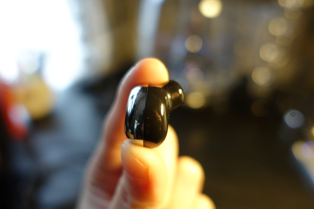 最小片耳Bluetoothイヤホンの耳に入れるところ