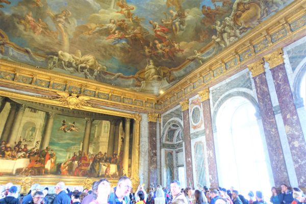ベルサイユ宮殿の内部の様子