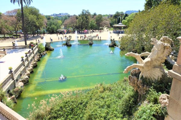 ガウディがはじめて建築した噴水がある「シウタデリャ公園」