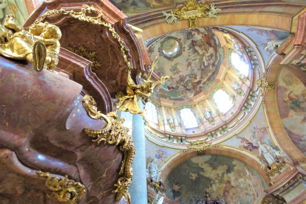 プラハの聖ミクラーシュ教会のフレスコ画