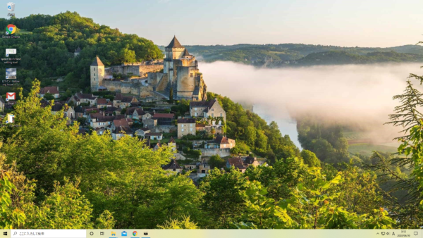 BingやWindows Spotlightの美しい写真を日替わりでデスクトップの壁紙にする方法